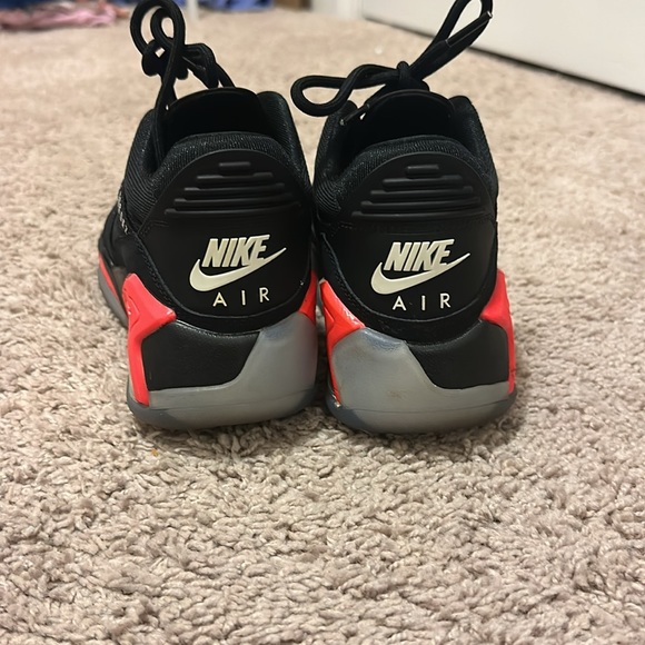 Jordan size 4.5yth - Picture 2 of 2